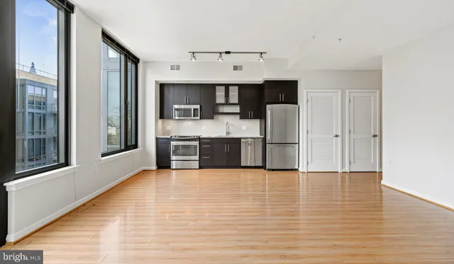 $3,854 | 8300 Wisconsin Avenue, Unit 2B1510, Bethesda, MD 20814