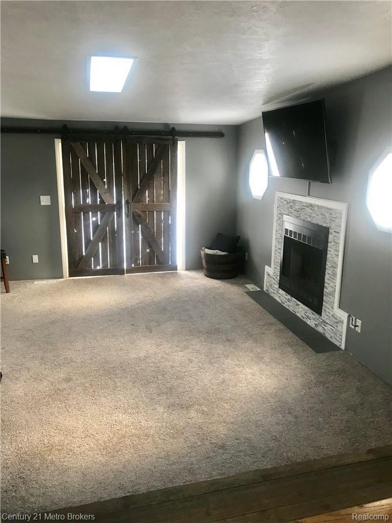 5310 North Vassar Road Flint, MI 48506 - Photo 9 of 32 303510E6-3DF8-47D4-AA06-D9B0158F1BAC.jpeg