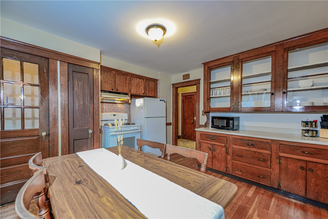 222 Peckham Avenue Middletown, RI 02842 - Photo 13 of 35