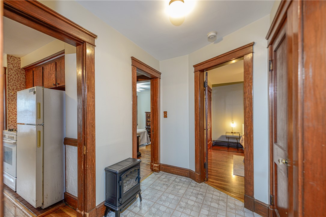 222 Peckham Avenue Middletown, RI 02842 - Photo 15 of 35