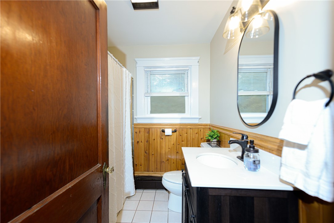 222 Peckham Avenue Middletown, RI 02842 - Photo 18 of 35