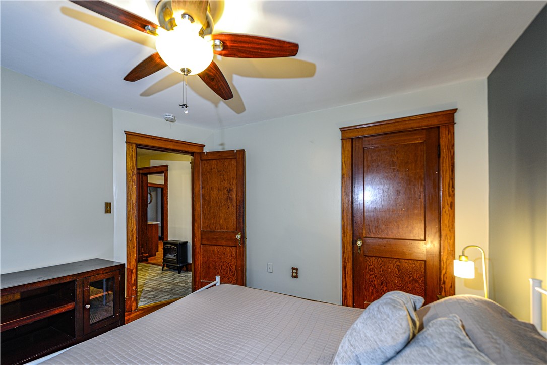 222 Peckham Avenue Middletown, RI 02842 - Photo 21 of 35