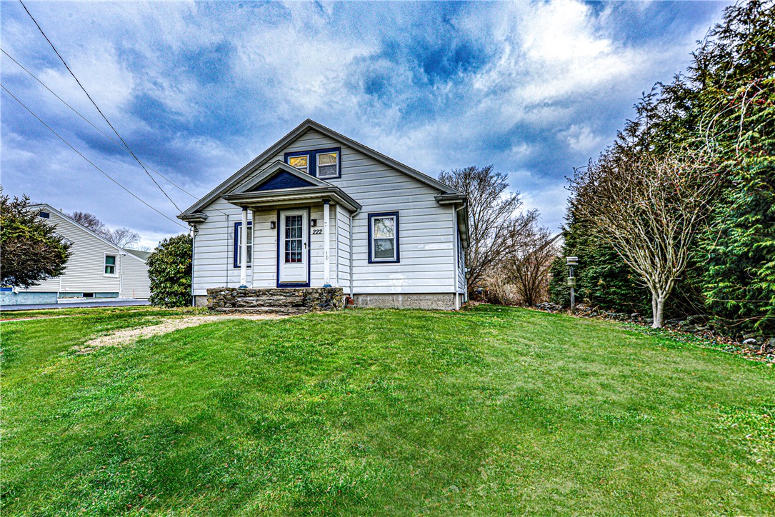 222 Peckham Avenue Middletown, RI 02842 - Photo 23 of 35