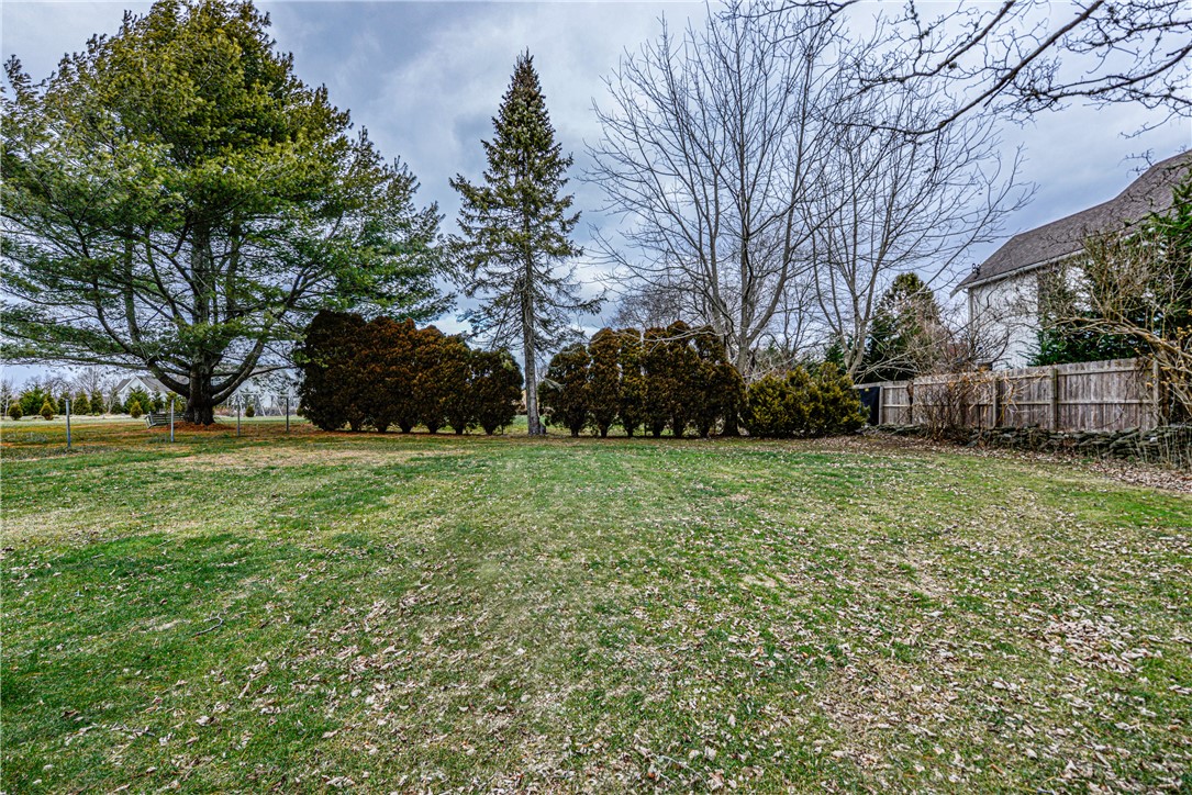 222 Peckham Avenue Middletown, RI 02842 - Photo 25 of 35