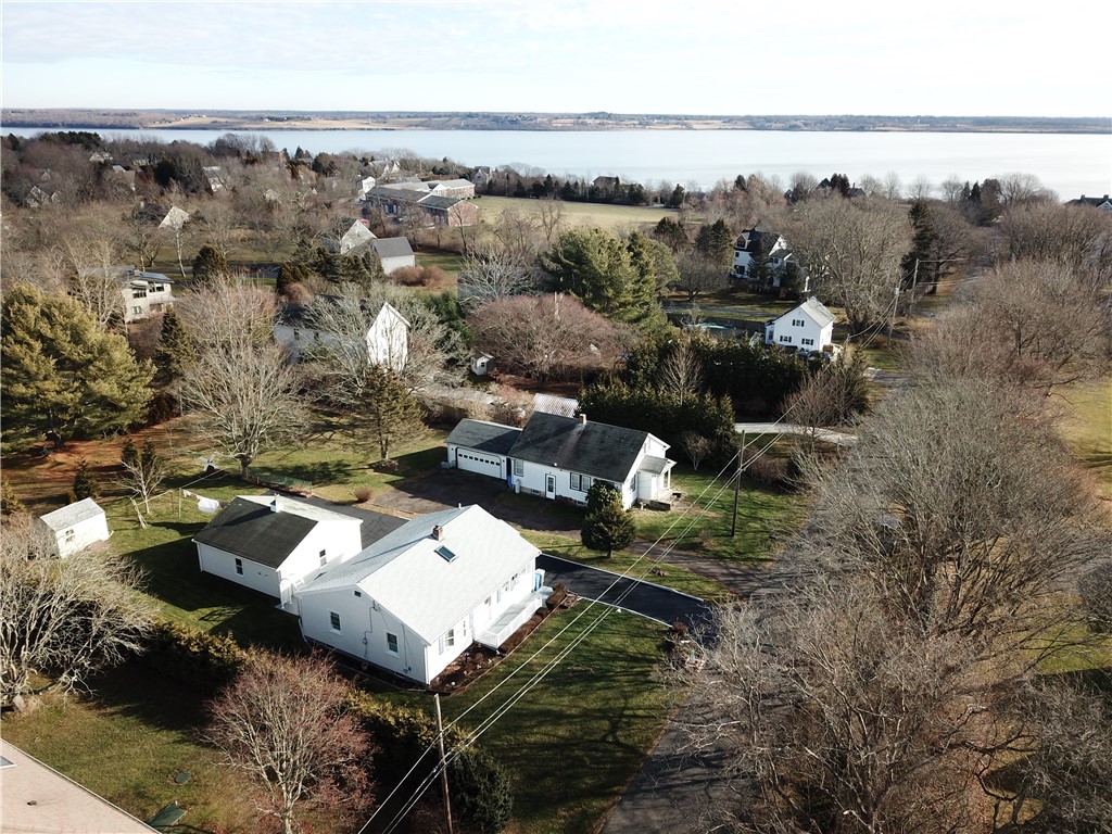 222 Peckham Avenue Middletown, RI 02842 - Photo 28 of 35