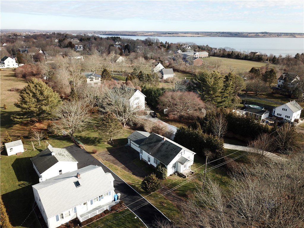 222 Peckham Avenue Middletown, RI 02842 - Photo 29 of 35