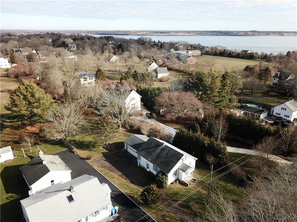 222 Peckham Avenue Middletown, RI 02842 - Photo 30 of 35