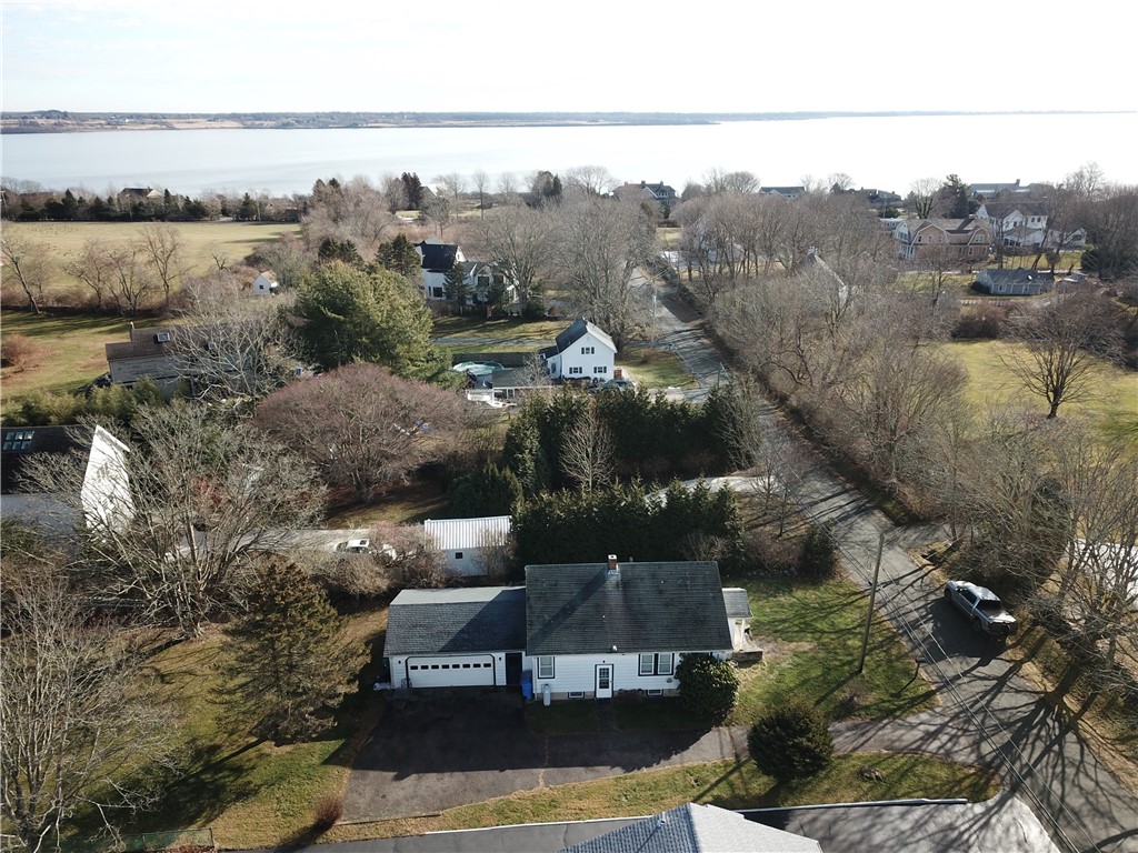 222 Peckham Avenue Middletown, RI 02842 - Photo 31 of 35