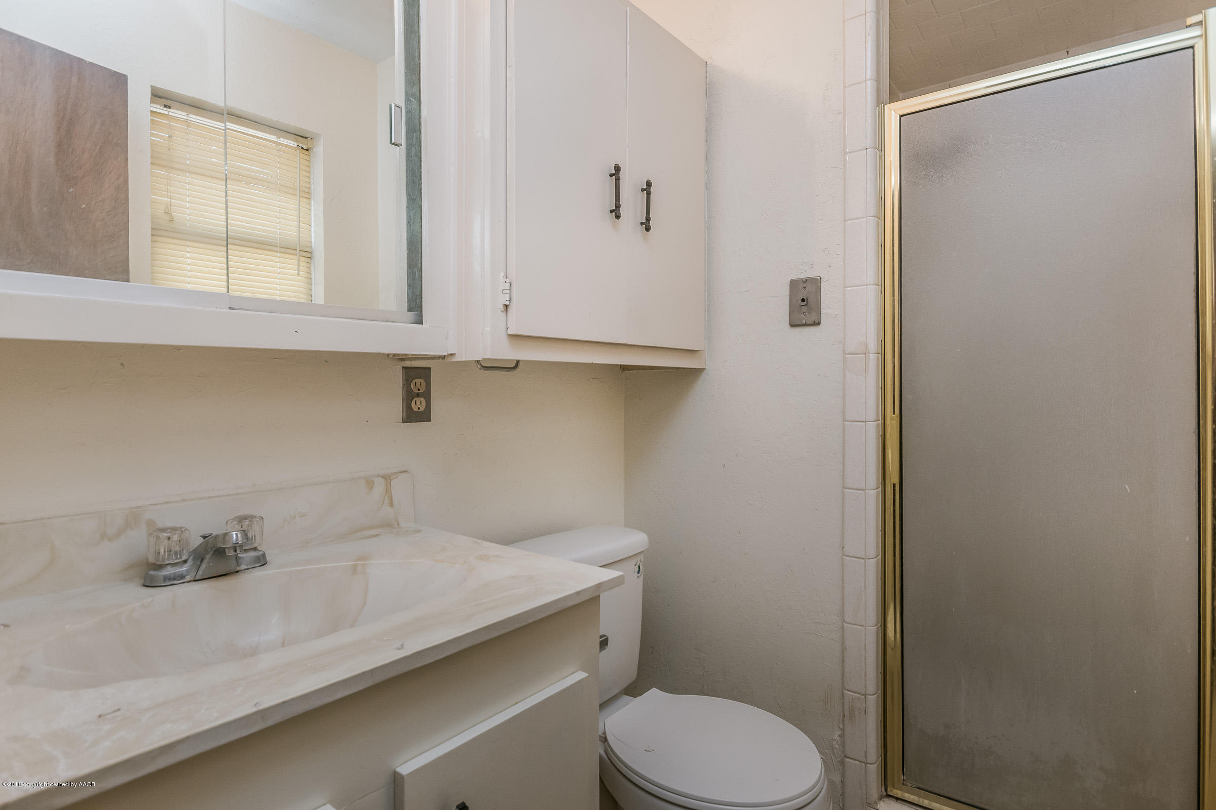 6202 Rutgers Street Amarillo, TX 79109 - Photo 11 of 18 Master Bathroom_