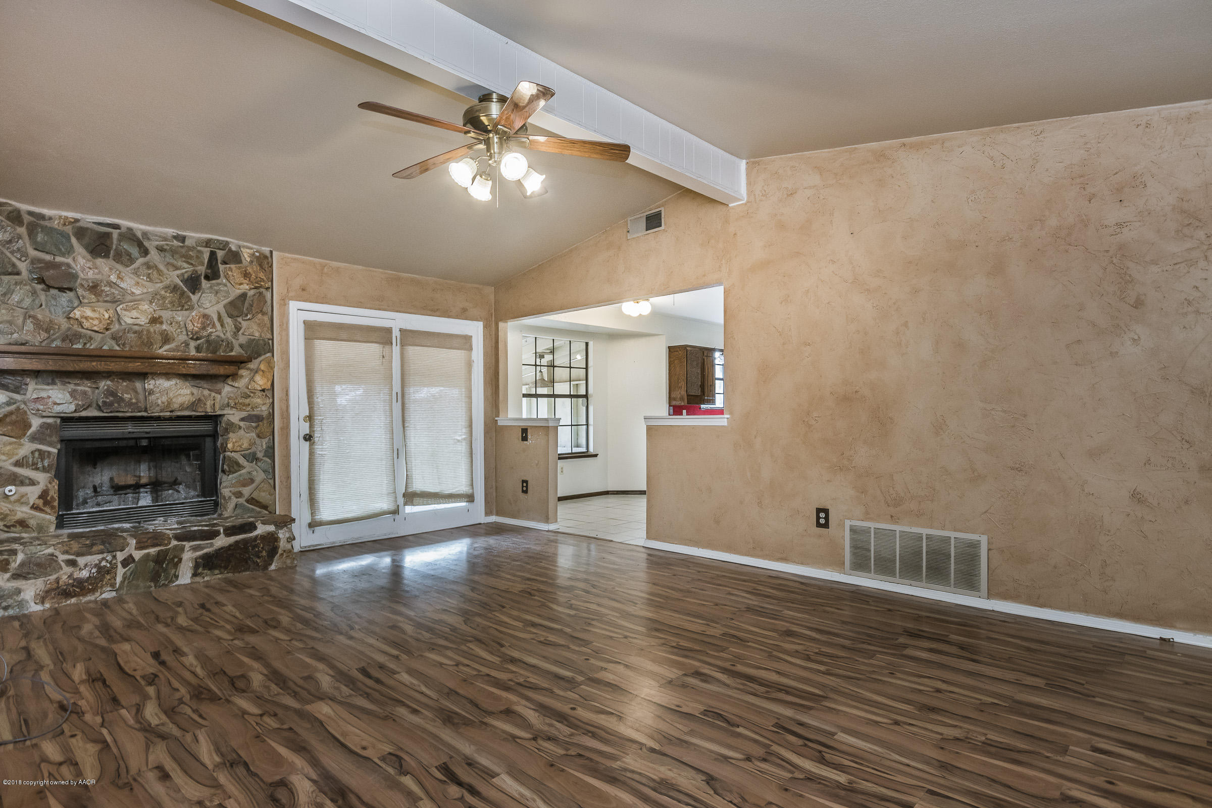 6202 Rutgers Street Amarillo, TX 79109 - Photo 9 of 18 Living Room_-3