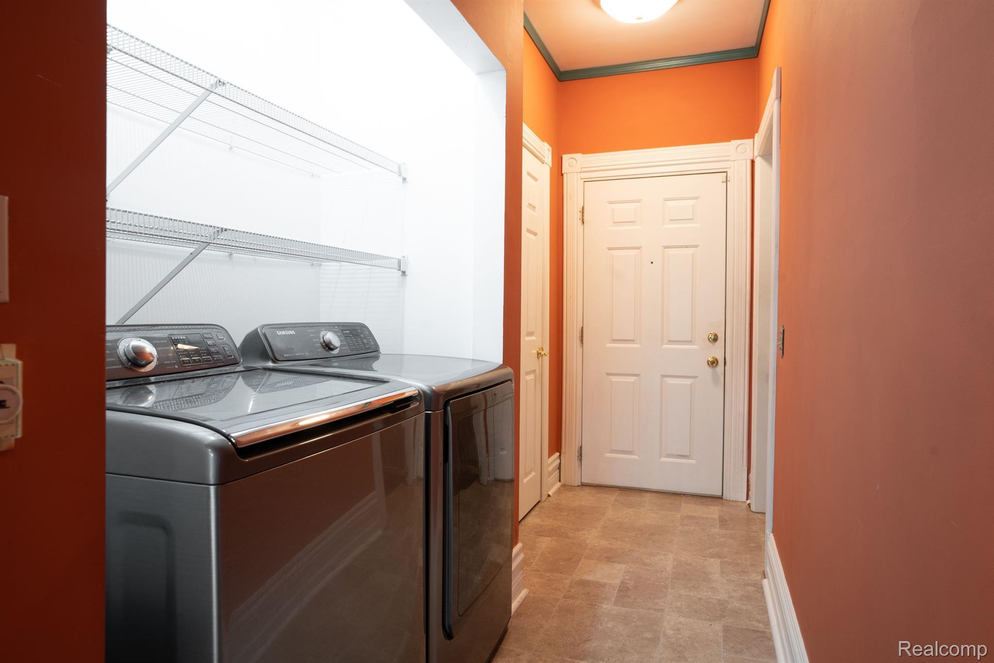 10178 Spencer Road Brighton, MI 48114 - Photo 23 of 49 Gallery Image 23