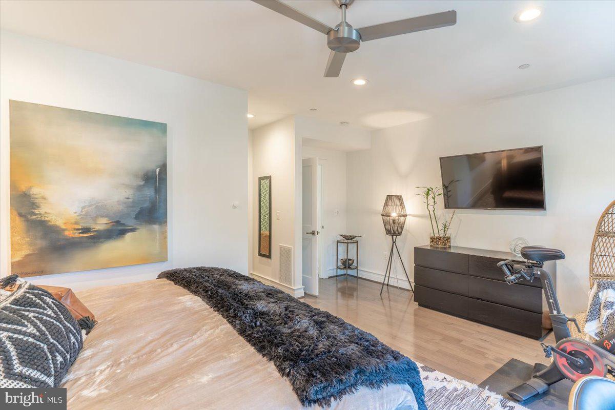 1121 G Street Northeast, Unit 3 Washington, DC 20002 - Photo 18 of 37 Primary bedroom!