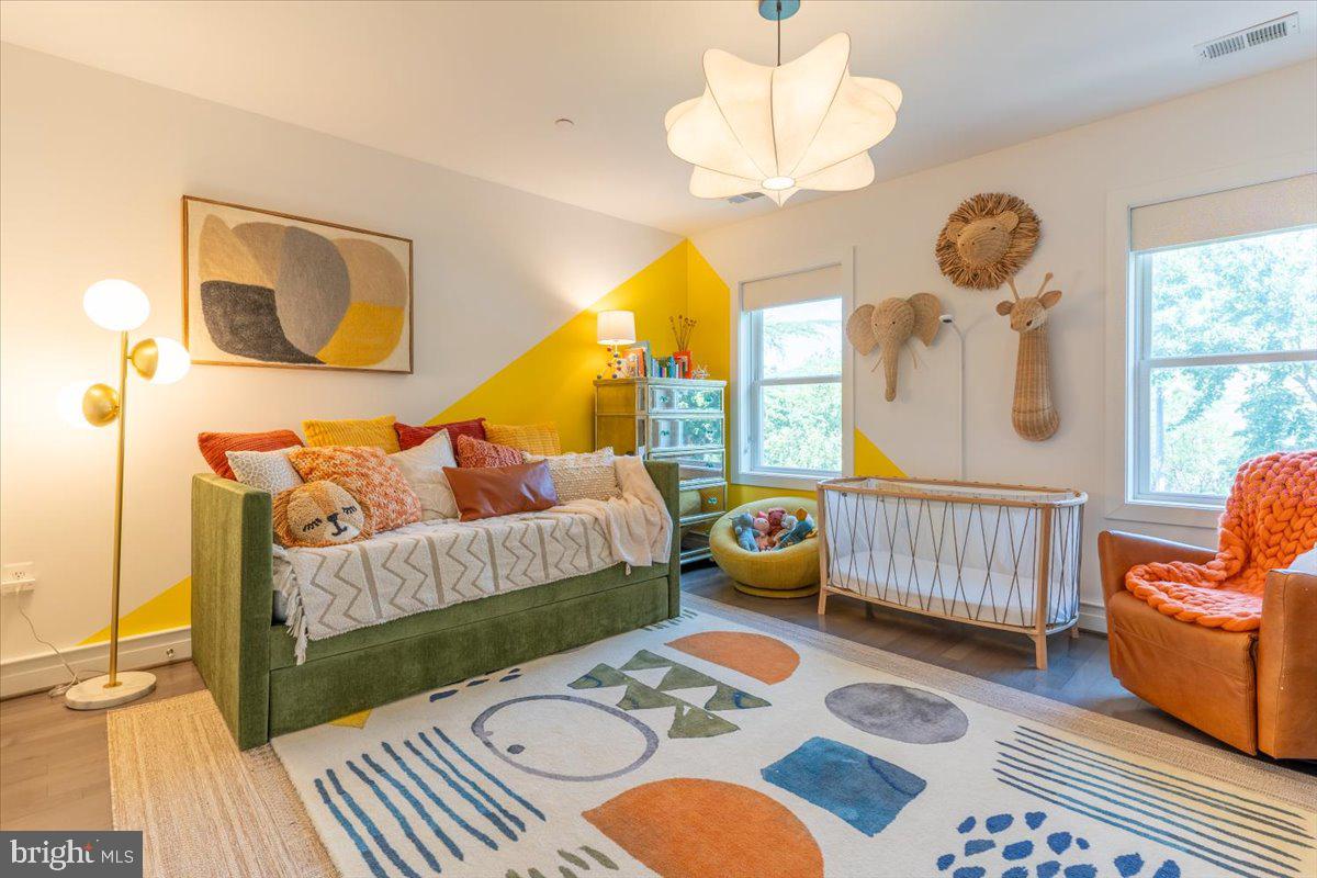 1121 G Street Northeast, Unit 3 Washington, DC 20002 - Photo 24 of 37 Super spacious junior room