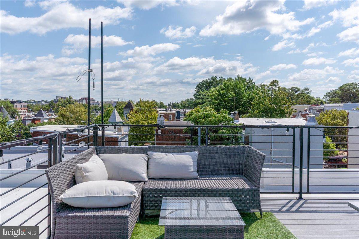 1121 G Street Northeast, Unit 3 Washington, DC 20002 - Photo 32 of 37 Rooftop lounge
