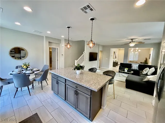 $2,900 | 173 Elexese Court, Las Vegas, NV 89183