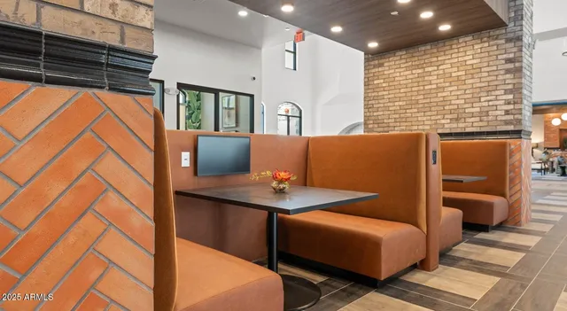 $1,867 | 5885 South 32nd Street, Unit B2, Phoenix, AZ 85040