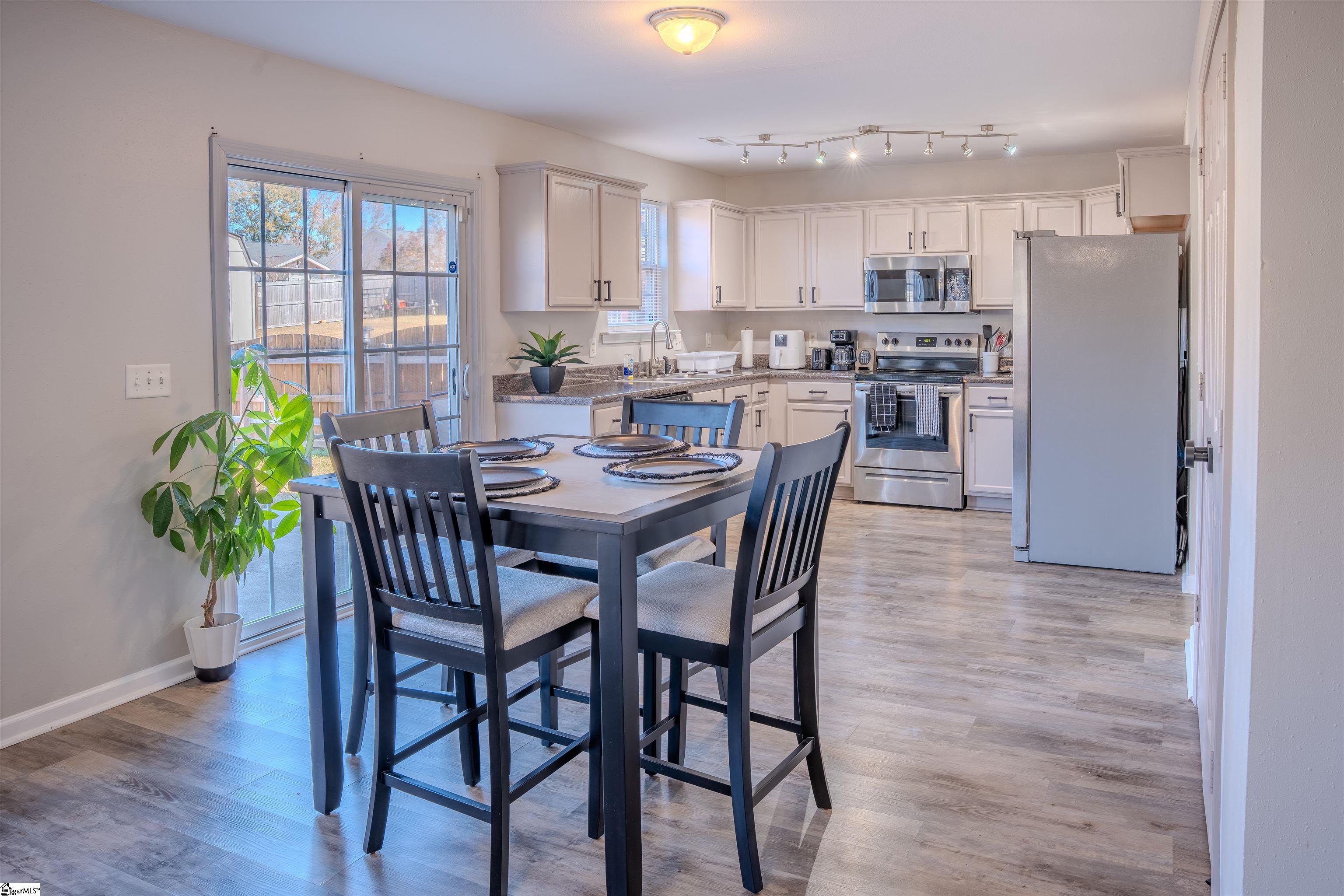 48 Brisbane Drive Fountain Inn, SC 29644 - Photo 9 of 33