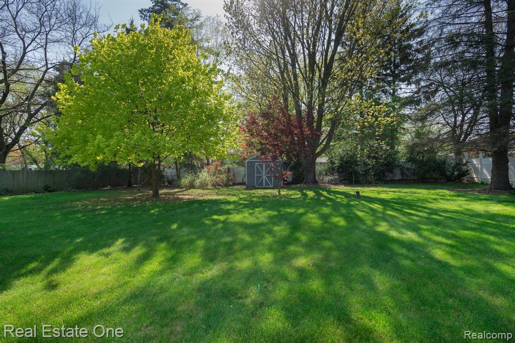 129 Texas Avenue Rochester Hills, MI 48309 - Photo 46 of 50