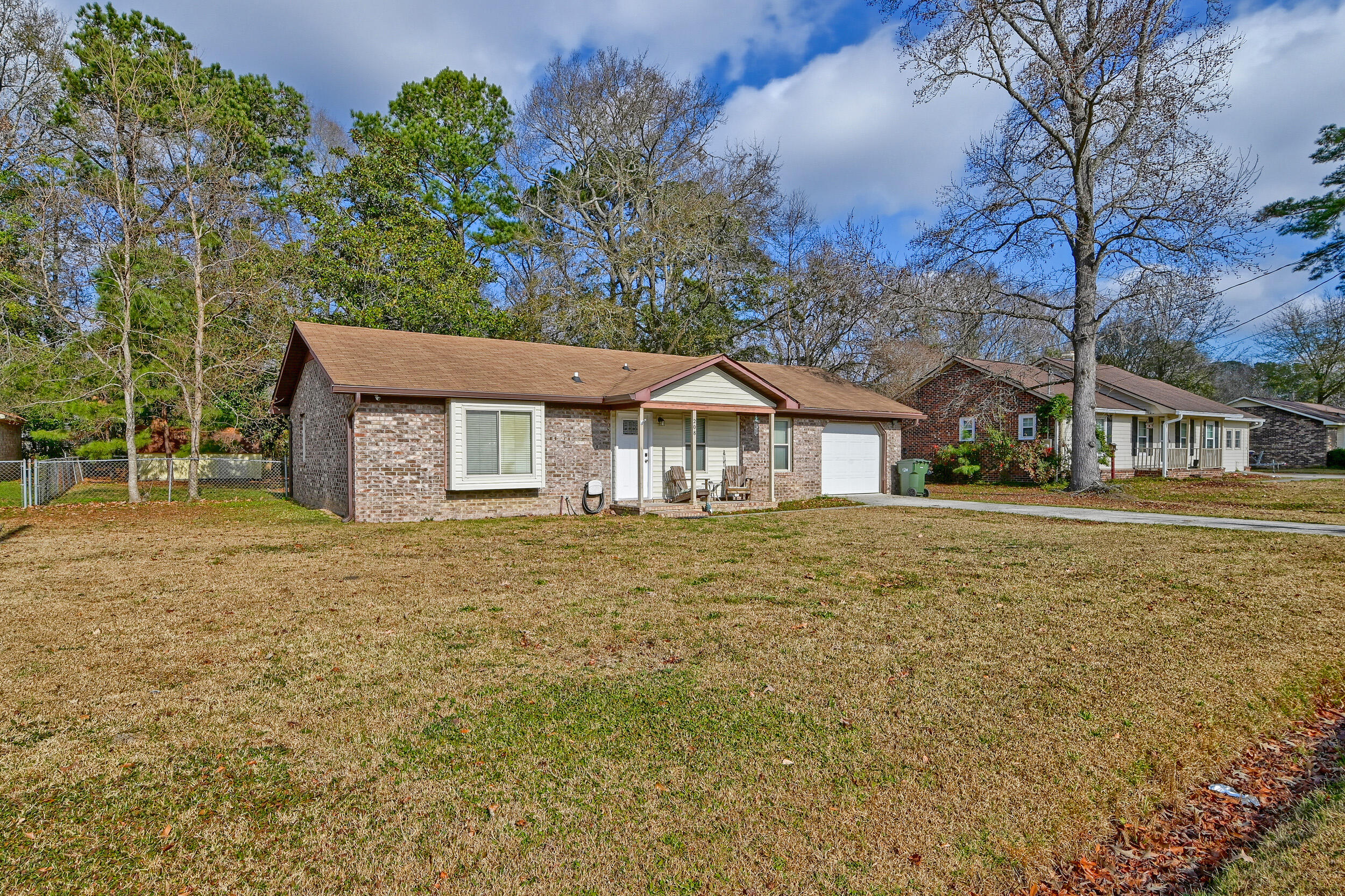 208 Janice Street Goose Creek, SC 29445 - Photo 10 of 32 DSC_7662-HDR(5)
