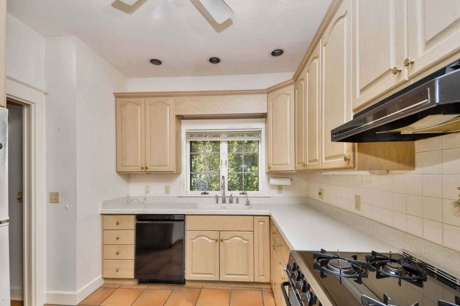 7 Hickory Lane Fernandina Beach, FL 32034 - Photo 14 of 42 a kitchen with stainless steel appliances granite countertop a stove and a sink