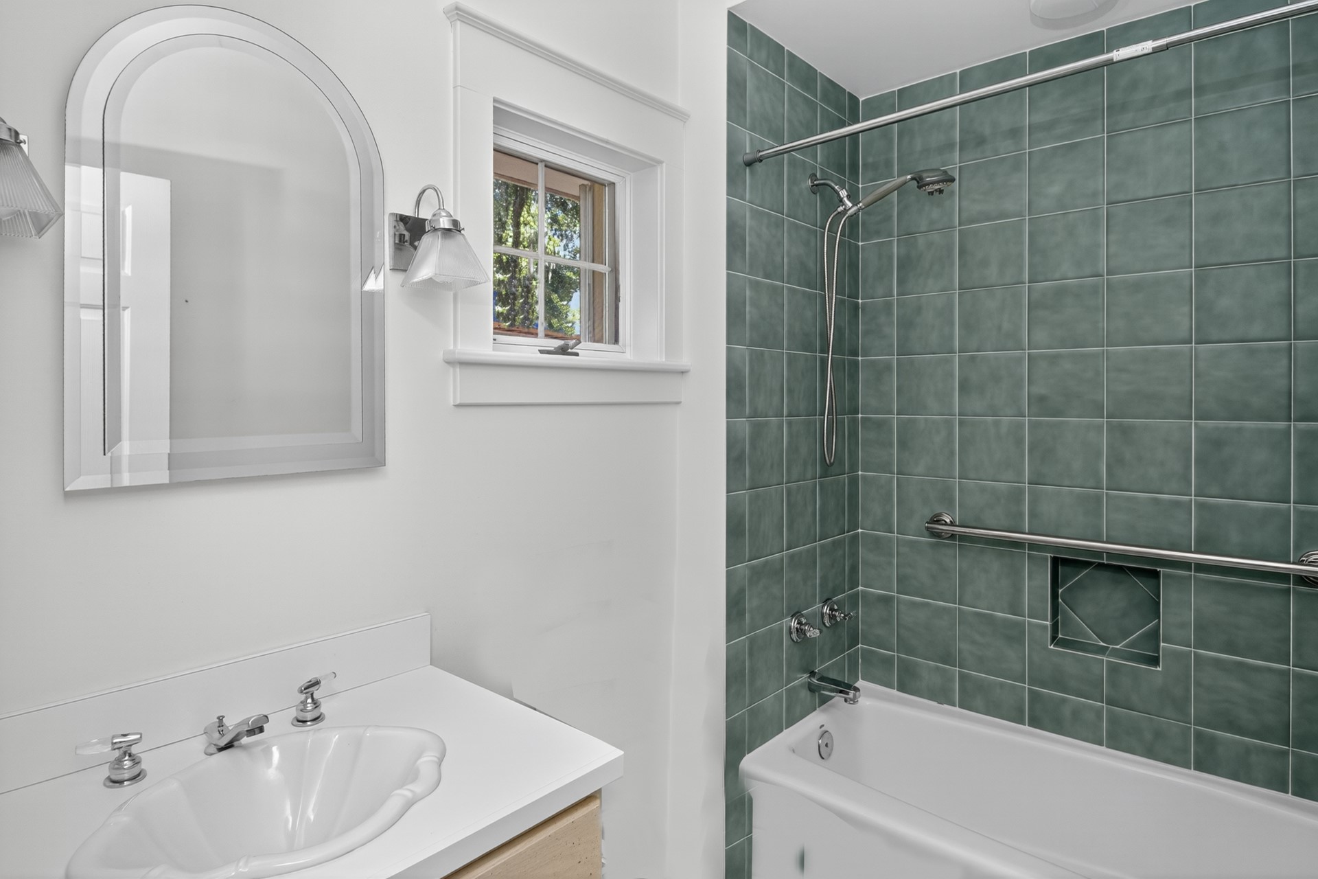 7 Hickory Lane Fernandina Beach, FL 32034 - Photo 31 of 42 a bathroom with a sink a toilet and shower