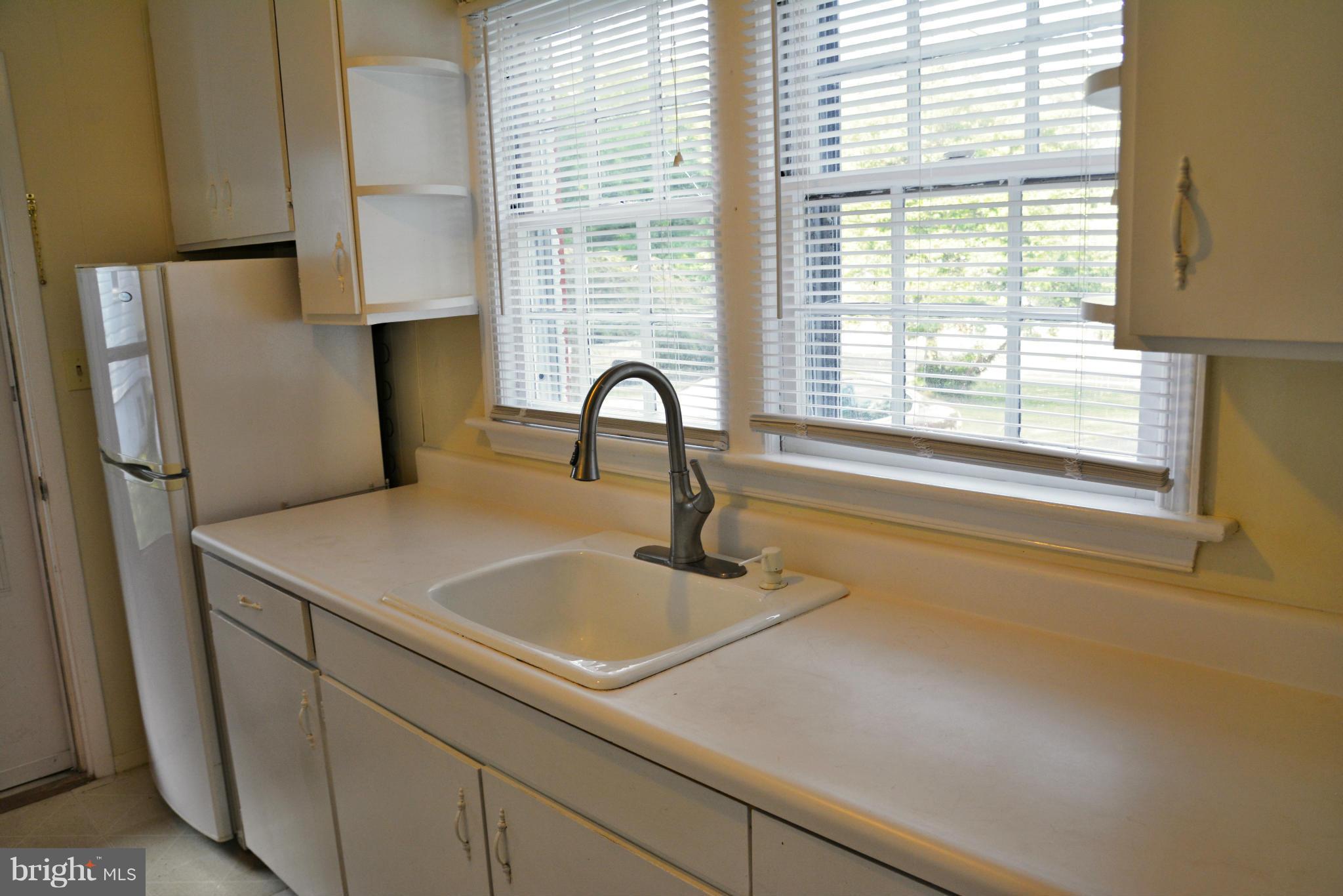 4024 Roberts Road Fairfax, VA 22032 - Photo 12 of 20 Kitchen