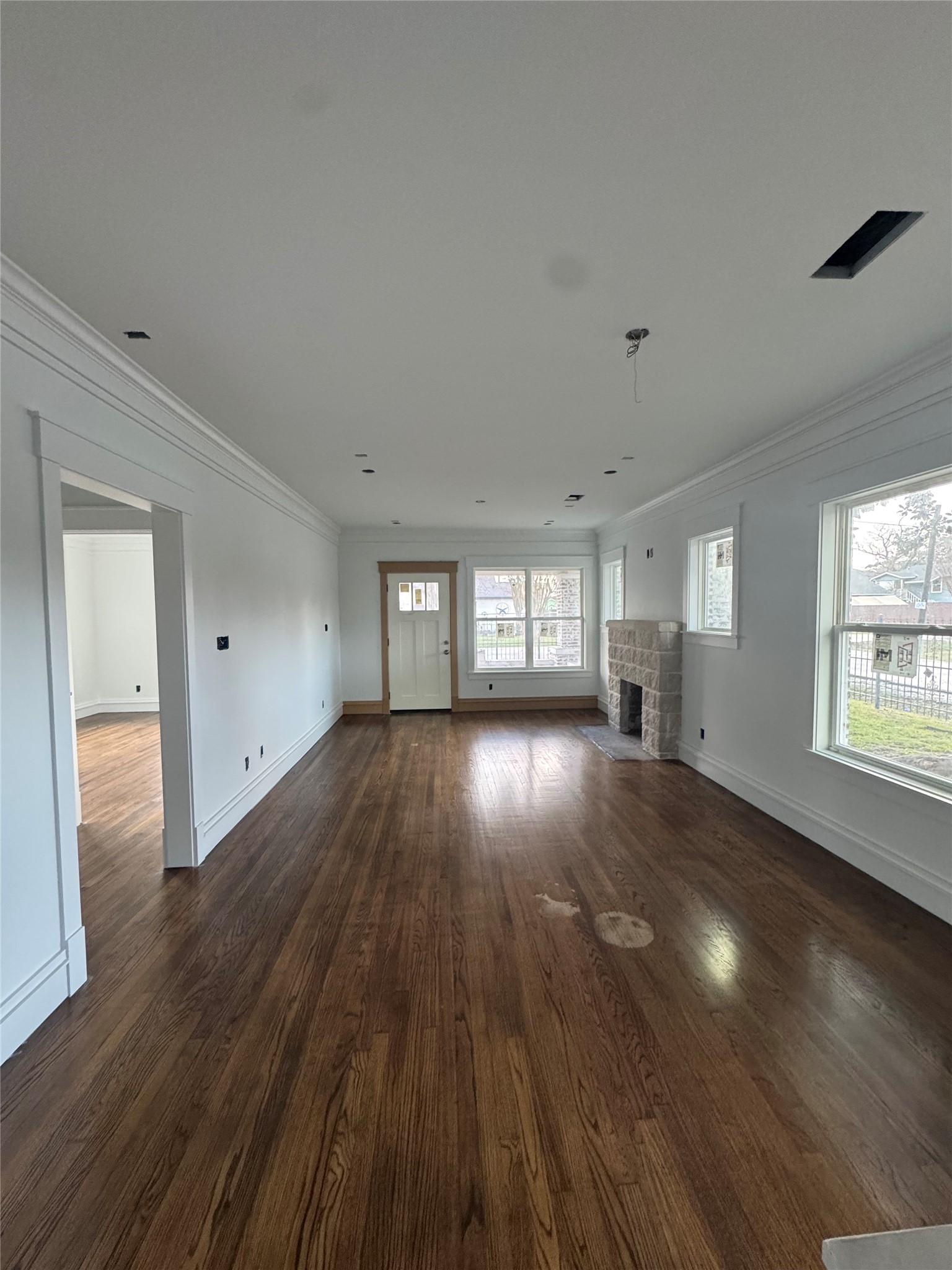 1208 Caplin Street Houston, TX 77022 - Photo 5 of 35