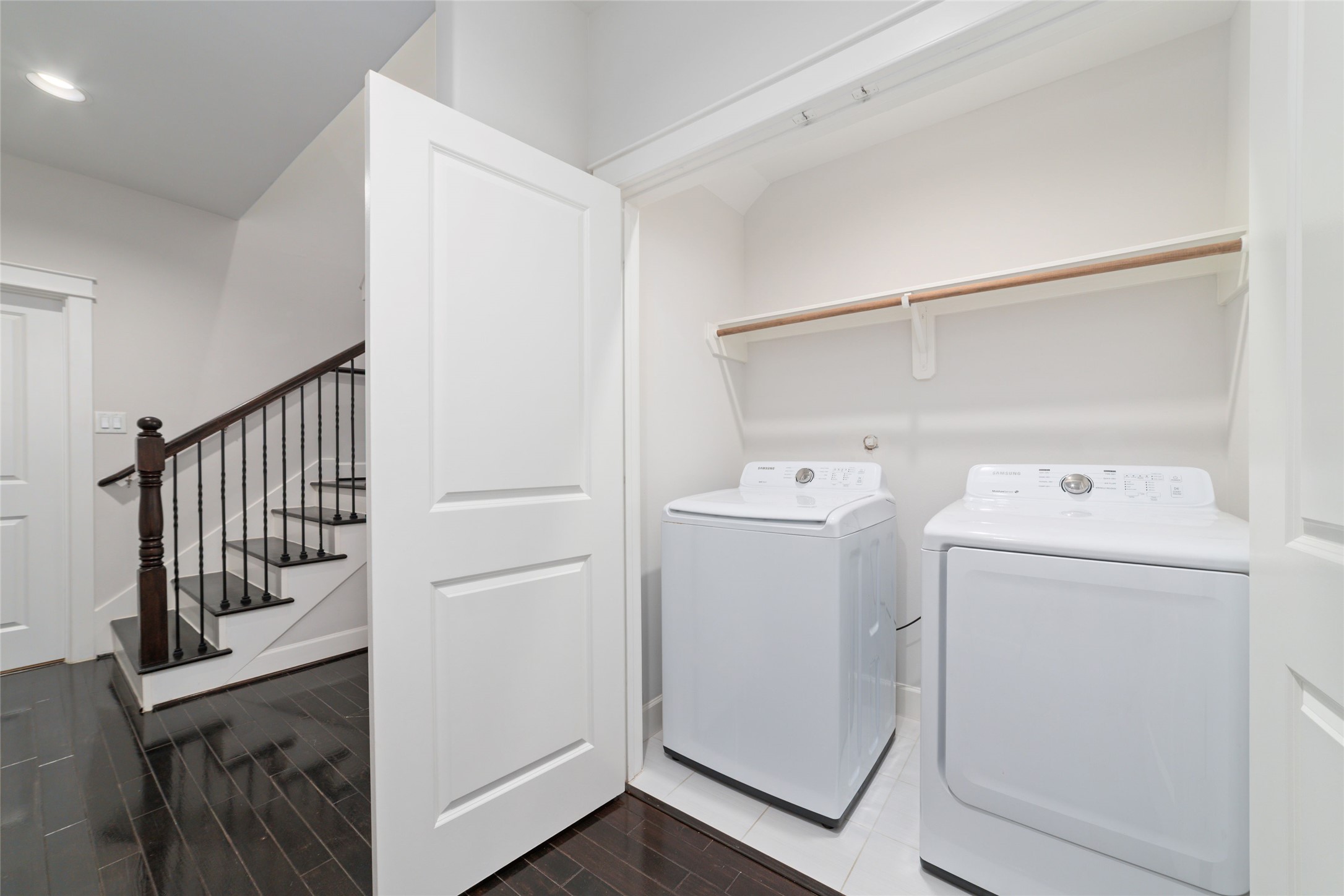 902 West 20th Street, Unit A Houston, TX 77008 - Photo 15 of 23 a utility room with dryer and washer