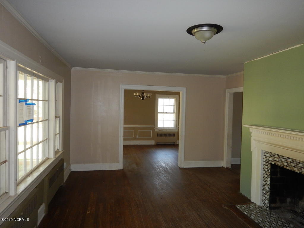 1007 Rhem Street Kinston, NC 28501 - Photo 5 of 15 18 LIVING ROOM