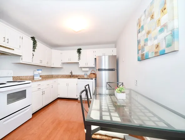 $3,600 | 11 Cogswell Avenue, Unit 6, Cambridge, MA 02140