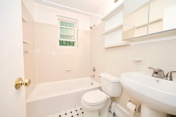 $3,600 | 11 Cogswell Avenue, Unit 6, Cambridge, MA 02140