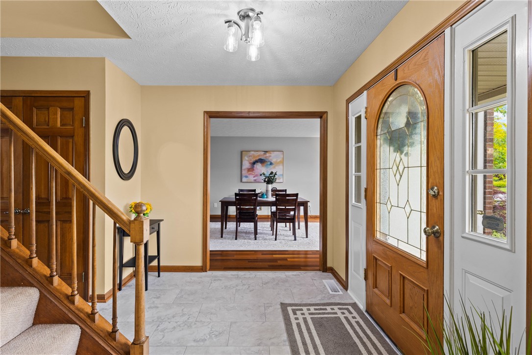 25 Saddle Brook Pittsford, NY 14534 - Photo 5 of 50