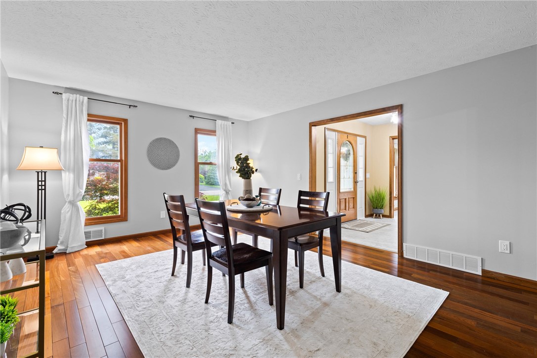 25 Saddle Brook Pittsford, NY 14534 - Photo 6 of 50