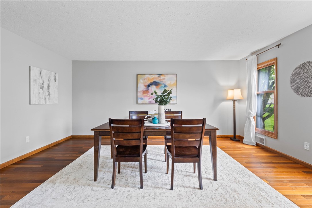 25 Saddle Brook Pittsford, NY 14534 - Photo 7 of 50