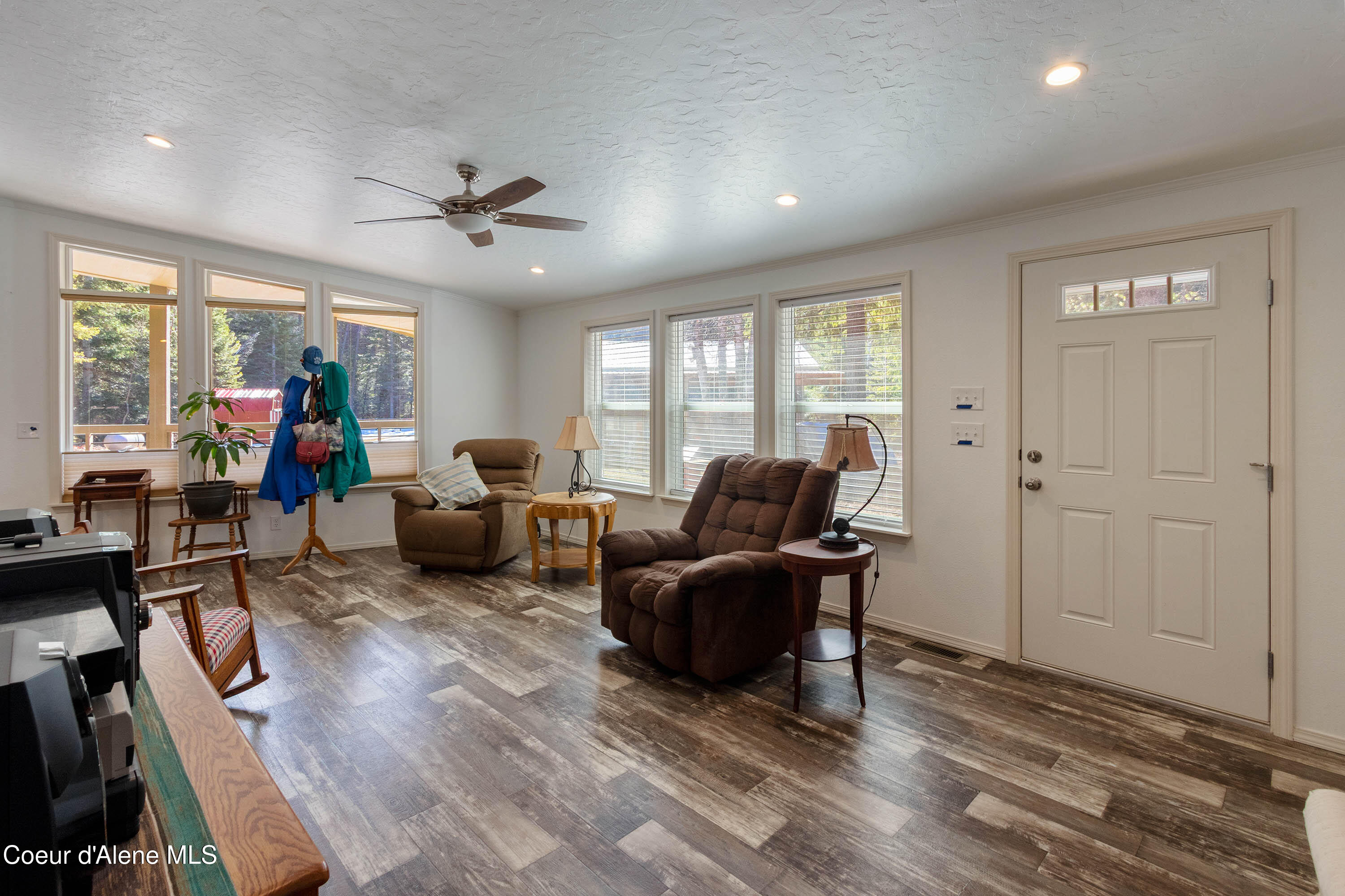 533 Artisan Way Sandpoint, ID 83864 - Photo 19 of 40 Living Area to Entry