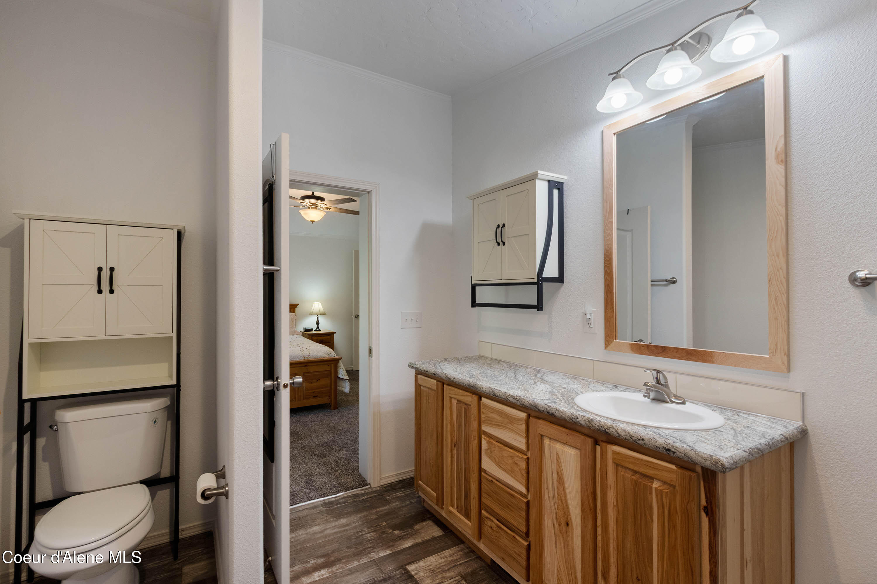 533 Artisan Way Sandpoint, ID 83864 - Photo 29 of 40 Master Vanity