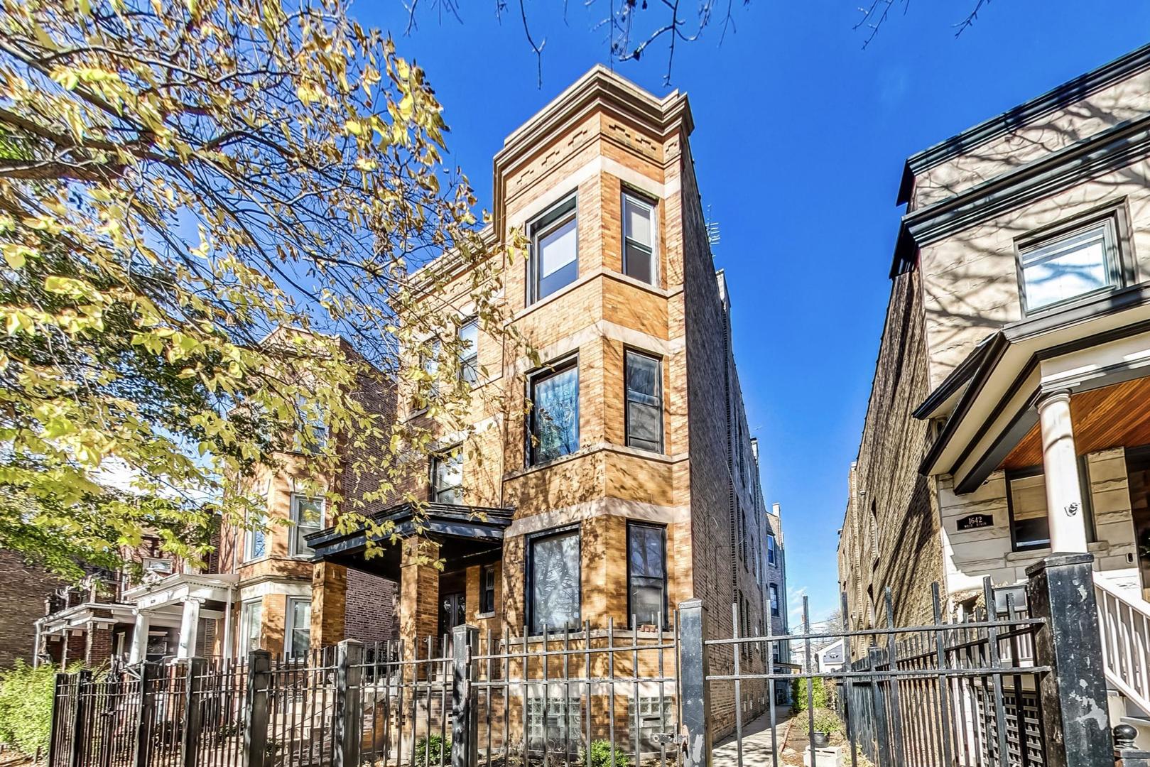 1646 West Byron Street, Unit 3F Chicago, IL 60613 - Photo 3 of 30 front view of a building
