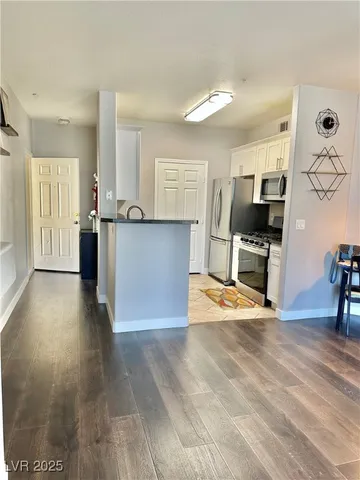 $1,200 | 7119 South Durango Drive, Unit 305, Las Vegas, NV 89113