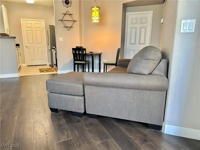 $1,200 | 7119 South Durango Drive, Unit 305, Las Vegas, NV 89113