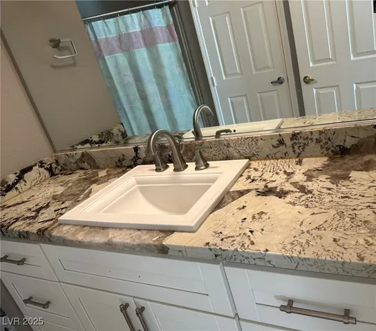 $1,200 | 7119 South Durango Drive, Unit 305, Las Vegas, NV 89113