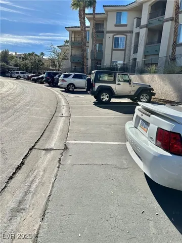 $1,200 | 7119 South Durango Drive, Unit 305, Las Vegas, NV 89113