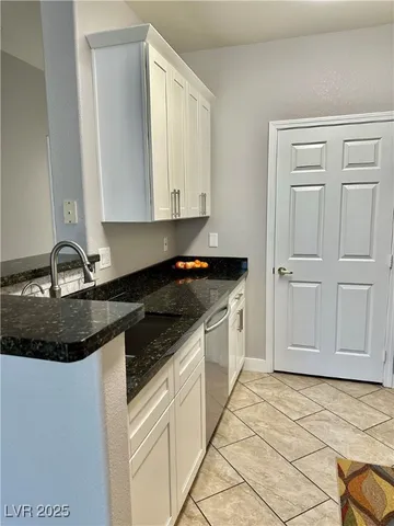 $1,200 | 7119 South Durango Drive, Unit 305, Las Vegas, NV 89113
