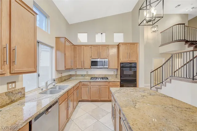 $2,800 | 2011 Summerside Court, Henderson, NV 89012