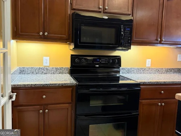 $330,000 | 120 Esterine Drive, Warner Robins, GA 31093