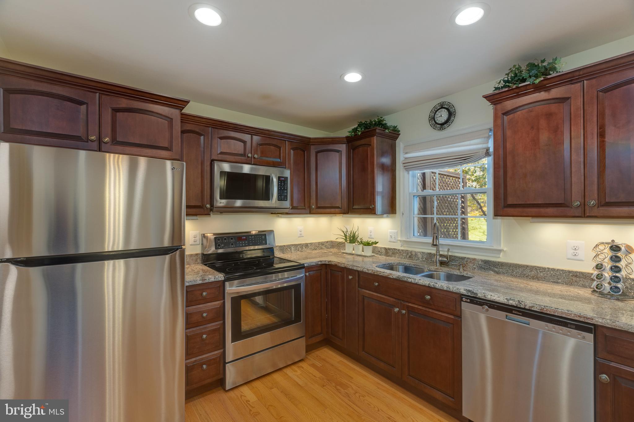 7940 Forest Path Way Springfield, VA 22153 - Photo 16 of 49 Newer pull out cabinets