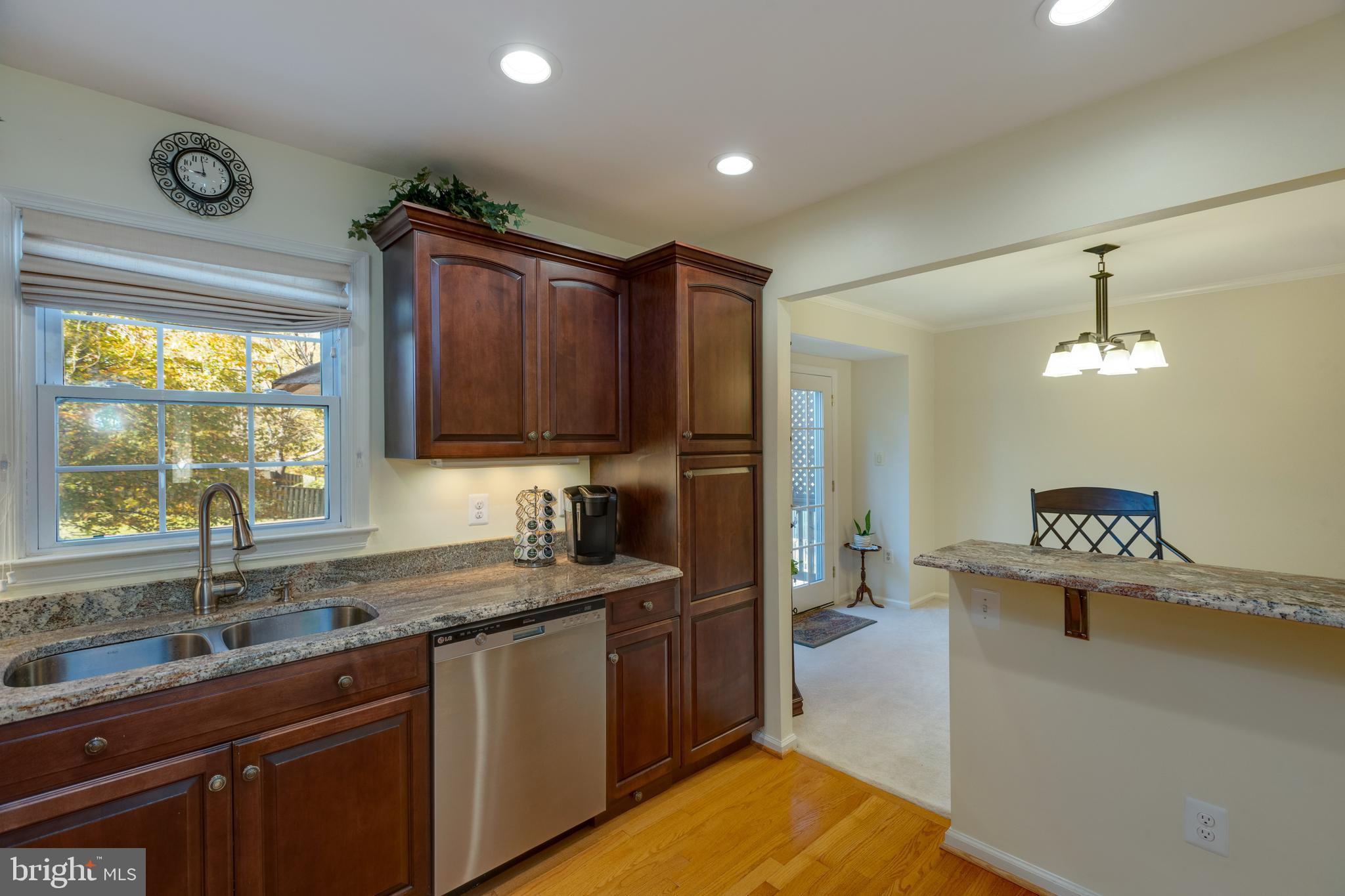 7940 Forest Path Way Springfield, VA 22153 - Photo 18 of 49 Newer Granite countertops