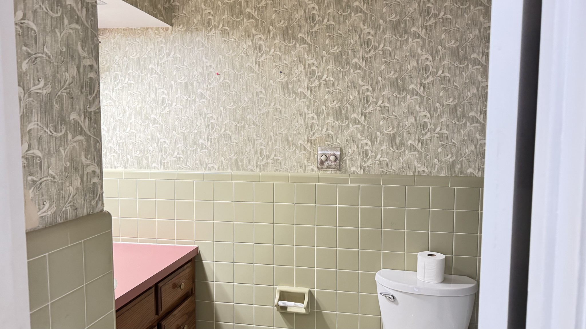 162 Pembroke Oak Grove Road Oak Grove, KY 42262 - Photo 15 of 17 a bathroom with a toilet