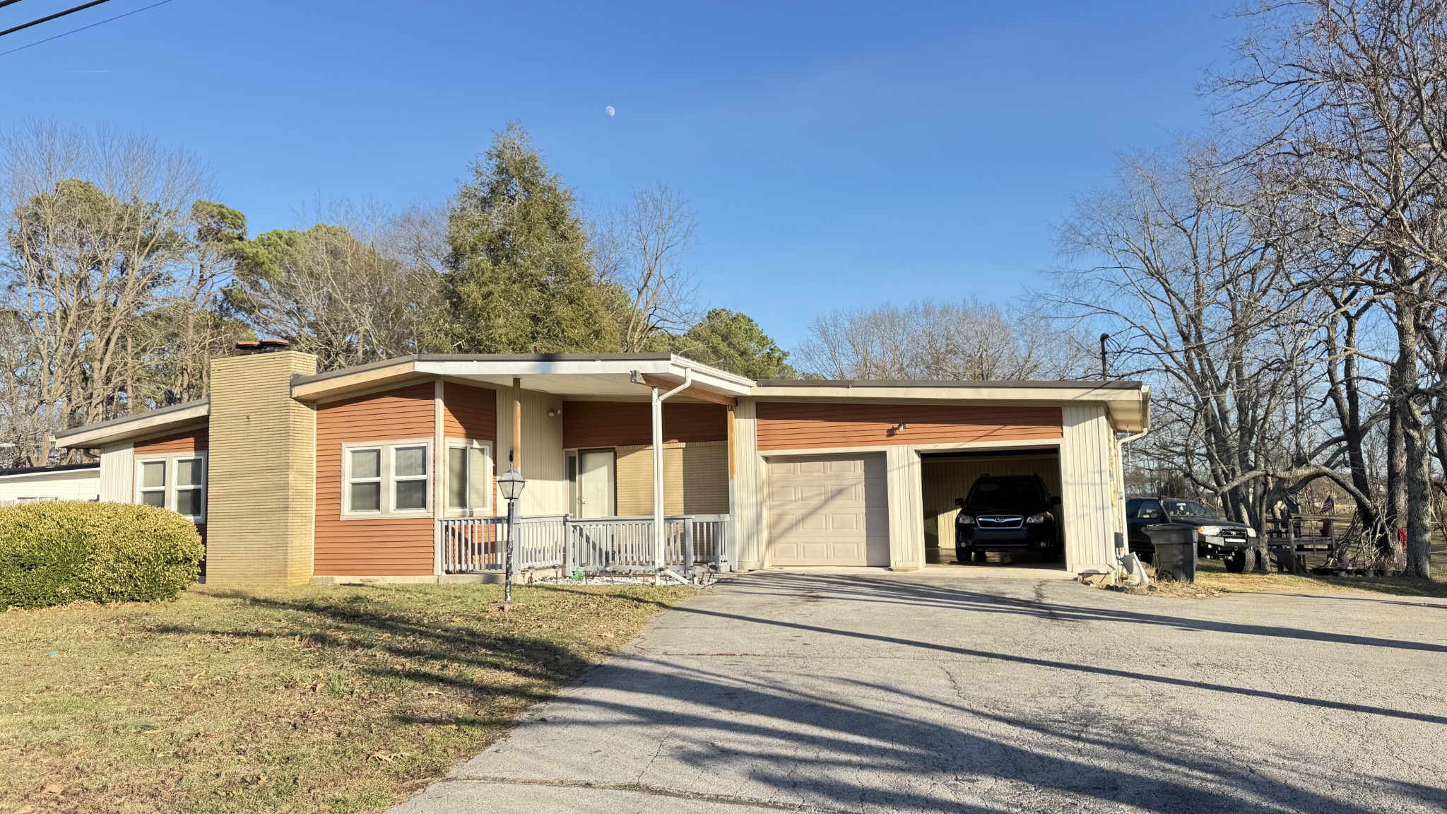162 Pembroke Oak Grove Road Oak Grove, KY 42262 - Photo 3 of 17 a front view of a house with a yard