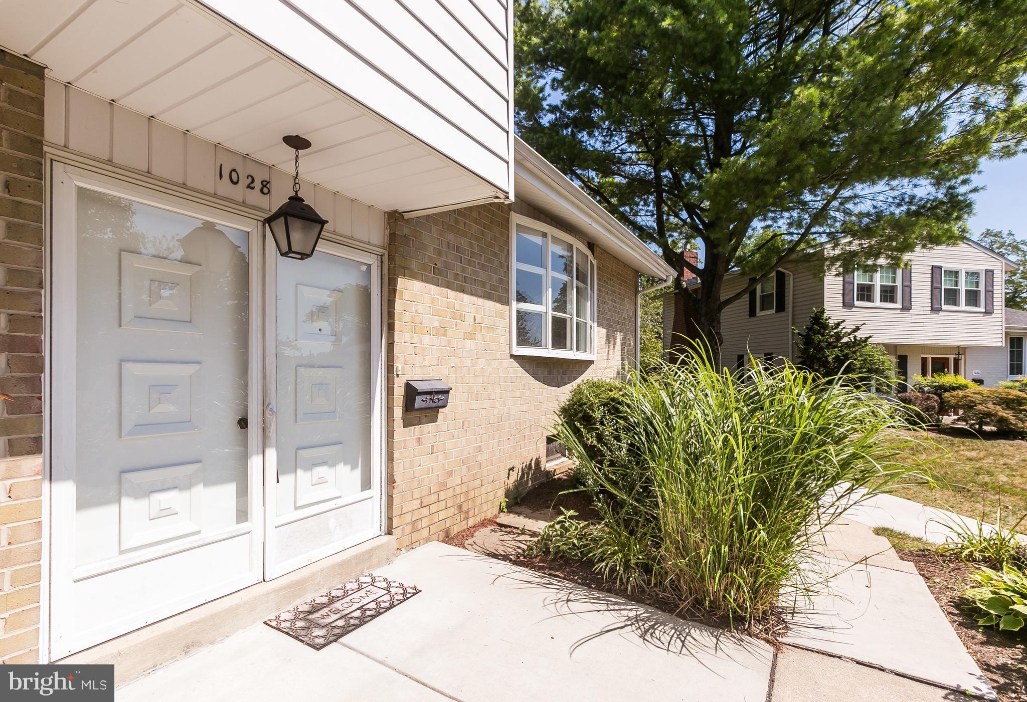 1028 Breezewick Road Towson, MD 21286 - Photo 4 of 27 Inviting Entrance