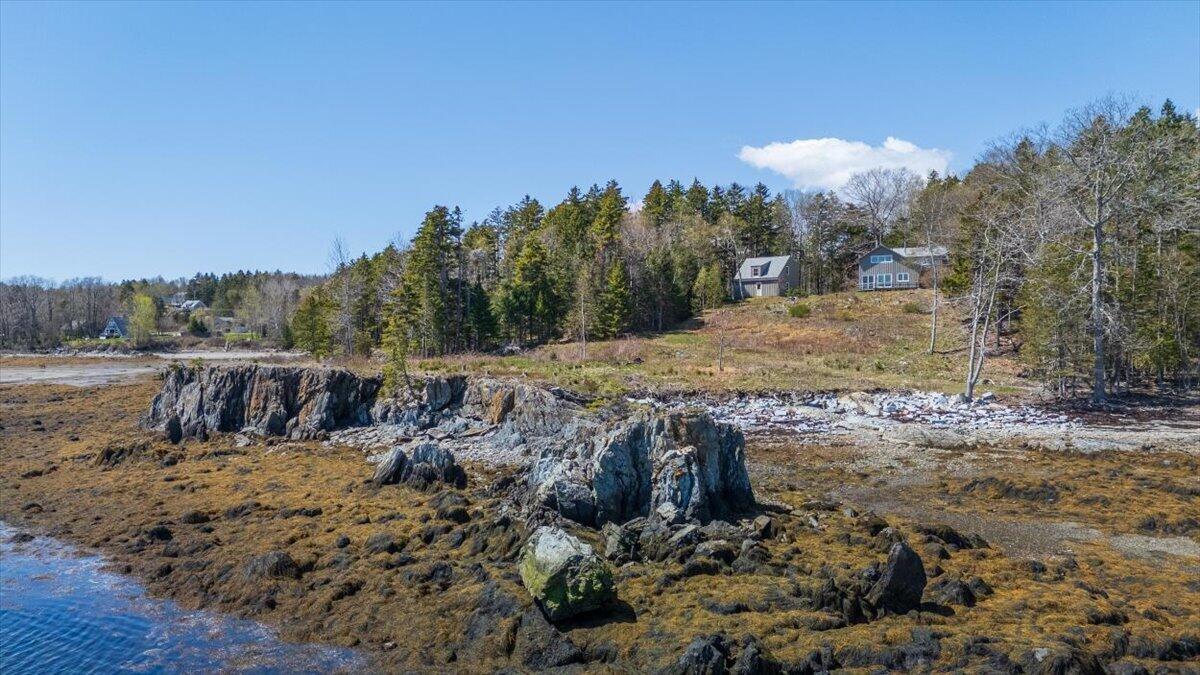 391 Main Road Islesboro, ME 04848 - Photo 11 of 67 09-391 Spring Update-21